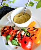 Basilika tuo makua salaatteihin ja vaikkapa keittoihin. (kuva: Timo Taulavuori)